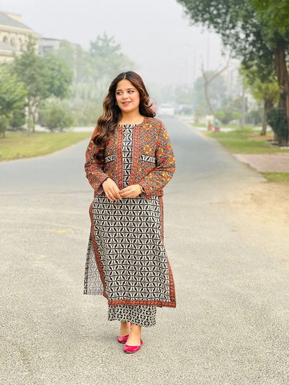 Karandi Unstitched 3 Piece Printed Dress - 299