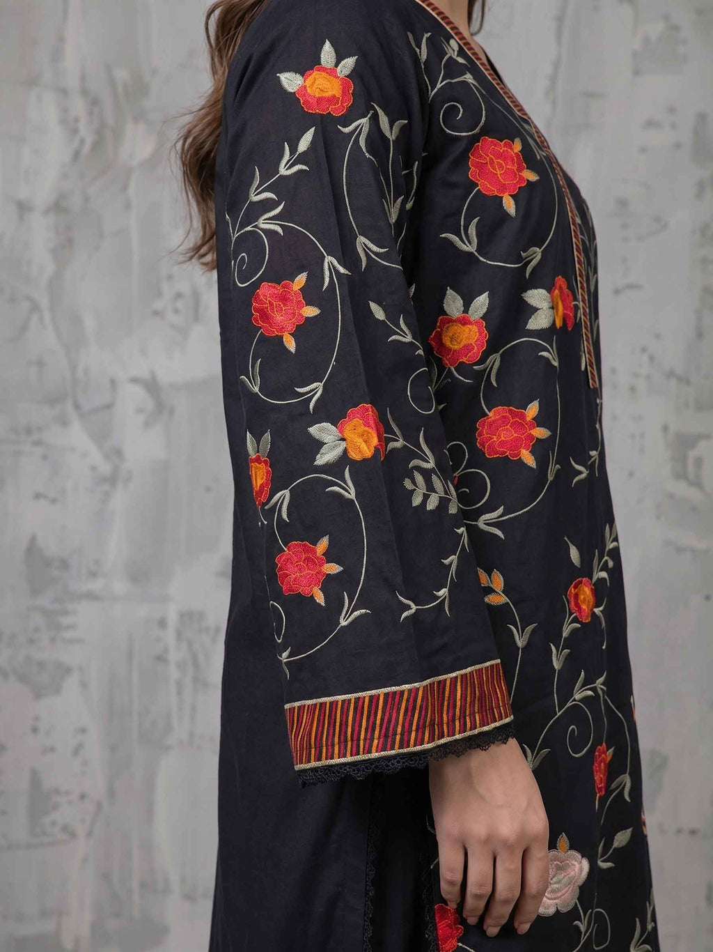 Winter Stitched Khaddar 3PC Embroidered Suit - TW 05