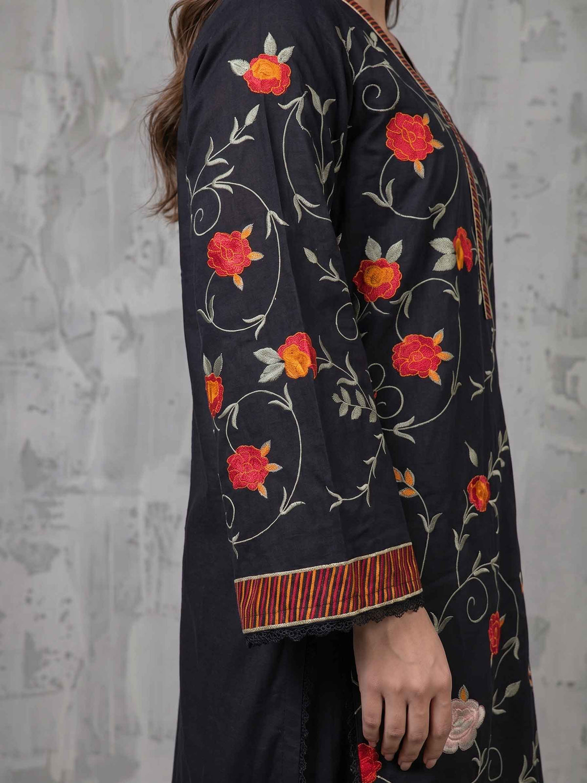 Winter Stitched Khaddar 3PC Embroidered Suit - TW 05