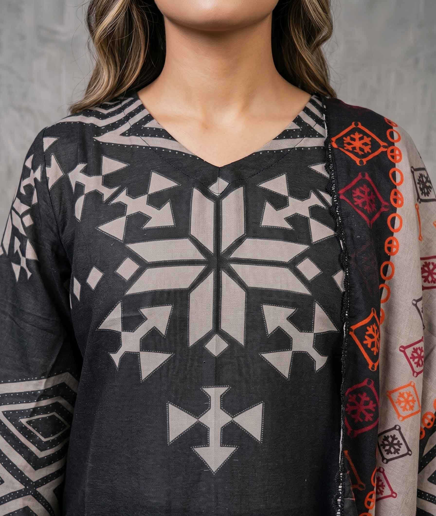 Winter Stitched 3PC Karandi Digital Print Dress - TW 09