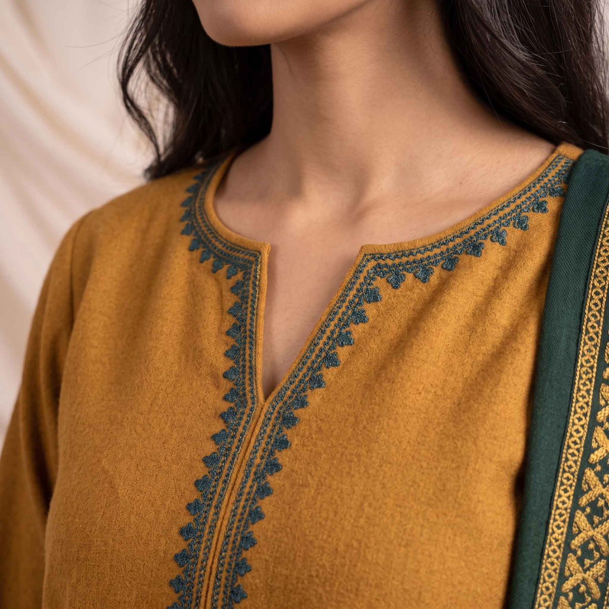 Winter Stitched 3PC Dhanak Embroidered Suit - TW 23